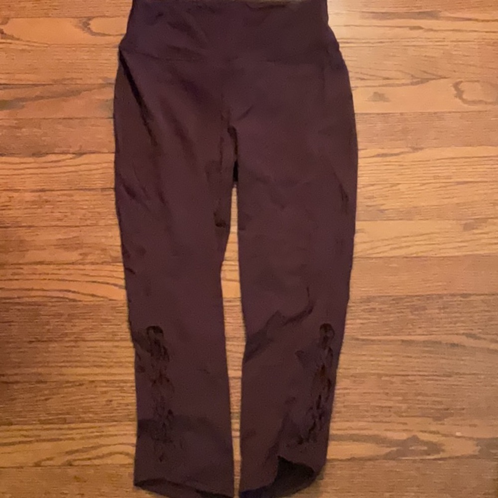 Lululemon maroon crop leggings size 8